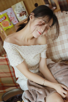 漂亮的女邻居3下载